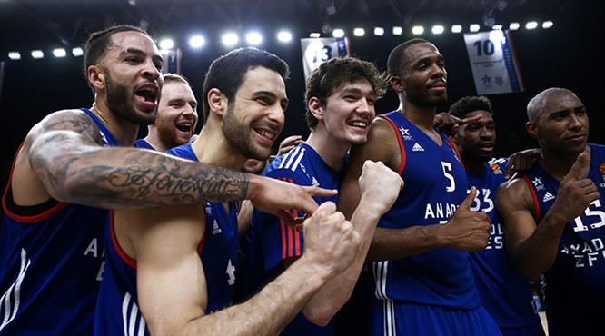 Final Four'a 1 kaldı! Süpersin Efes! (ÖZET)