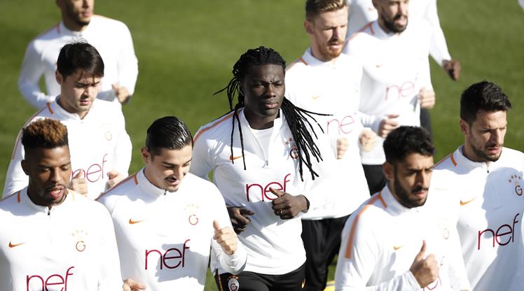 Gomis'e özel izin