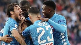 Napoli kilidi müthiş gollerle açtı (ÖZET)
