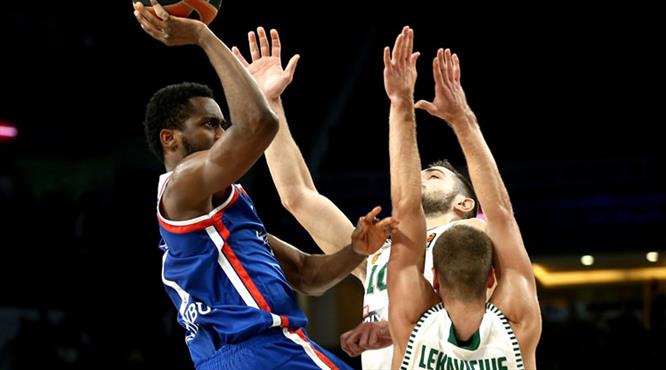 Anadolu Efes Panathinaikos'a acımadı (ÖZET)