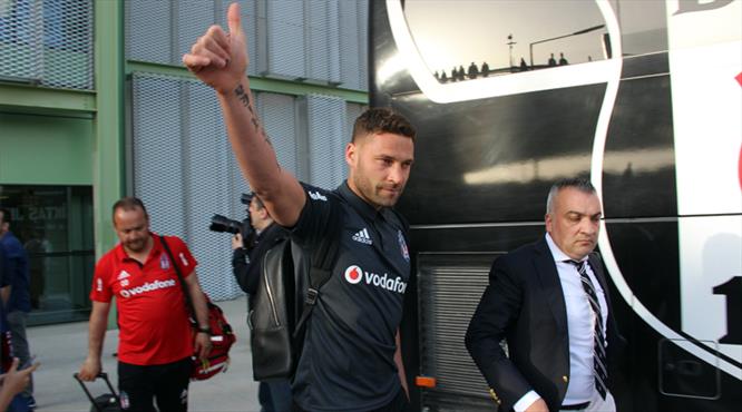 Beşiktaş Tosic'i resmen açıkladı