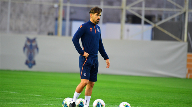 Başakşehir 5'e 2 pas çalıştı