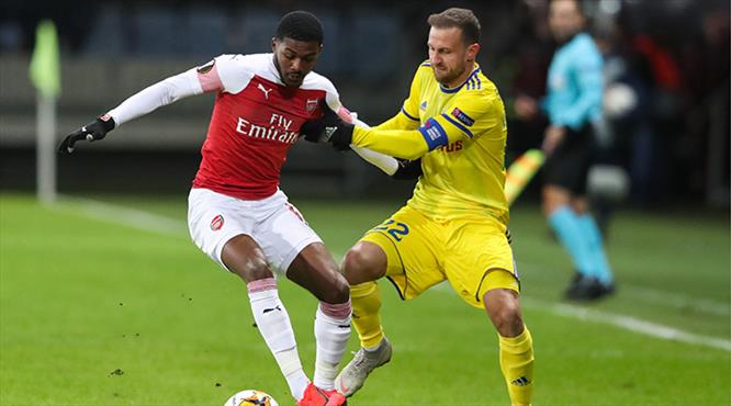 Arsenal'e Belarus'ta büyük şok (ÖZET)