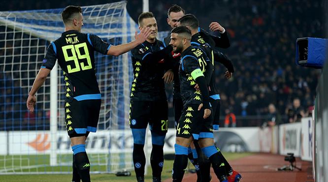 Napoli işi ilk maçta bitirdi (ÖZET)