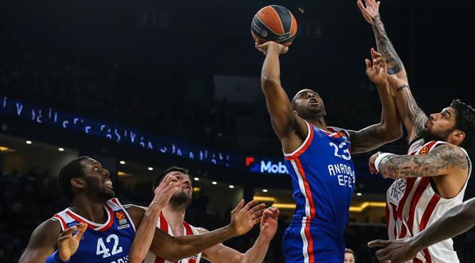 Anadolu Efes rövanşı aldı! (ÖZET)