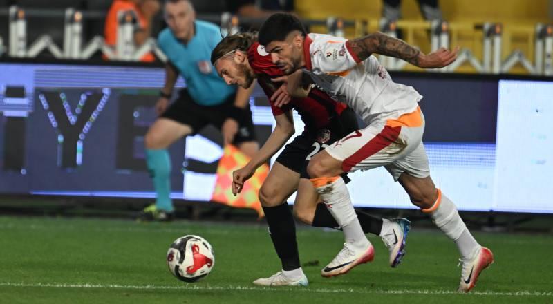 • Gaziantep FK, Süper Lig'e yükseldiği 2019/20'den bu yana mücadele ettiği yedi sezonun altısına puan kaybıyla başladı (1B 5M). • Gaziantep FK, Süper Lig'e yükseldiği 2019/20'den bu yana mücadele ettiği yedi sezonun altısına puan kaybıyla başladı (1B 5M).