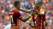 Podolski döndü, dertler bitti 