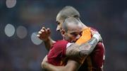 Milli ara Aslan'a kabus oldu! Eren ve Sneijder sakatlandı!