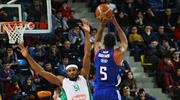 Anadolu Efes zirveyi kaptırmadı