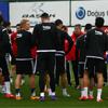 Kartal kampa girdi