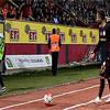 Emre önce kızdı, sonra gönlünü aldı!