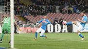 Higuain gol vuruşu konusunda ders vermeli! 