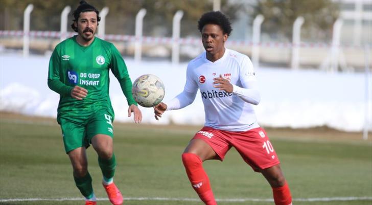 Sivas derbisinde kazanan Demir Grup Sivasspor