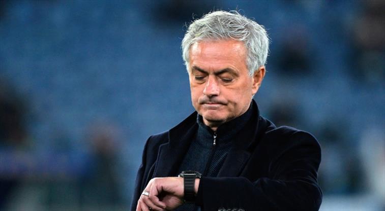 Roma'da Jose Mourinho ile yollar ayrıldı!