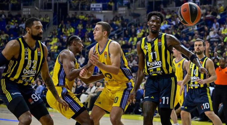 Fenerbahçe Beko, ALBA Berlin'i farklı yendi
