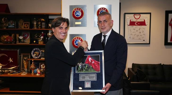 Plaket verildi! İbrahim Hacıosmanoğlu'dan Montella'ya veda