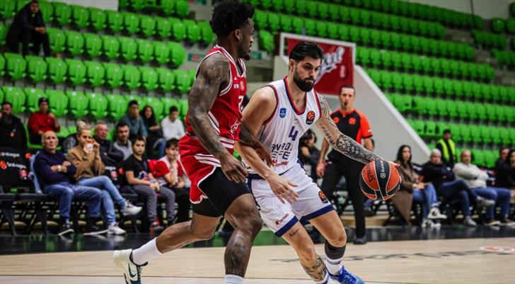 Anadolu Efes'ten Euroleague'de 5. mağlubiyet