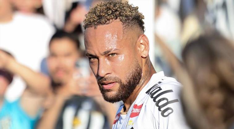 Neymar'ı çileden çıkaran sözler! Taraftarla kavga etti