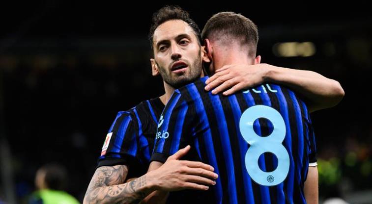 Hakan Çalhanoğlu Inter'i sırtladı, finale taşıdı!