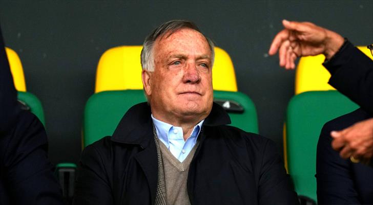 Curaçao'da Dick Advocaat geri döndü!