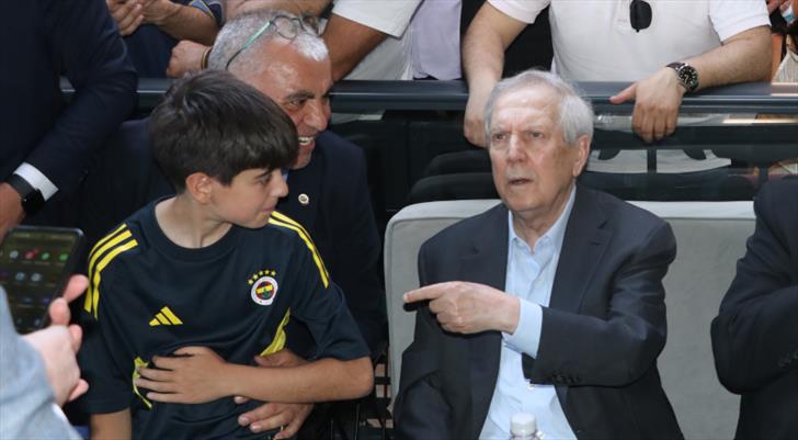 Aziz Yıldırım, taraftarlarla bir araya geldi