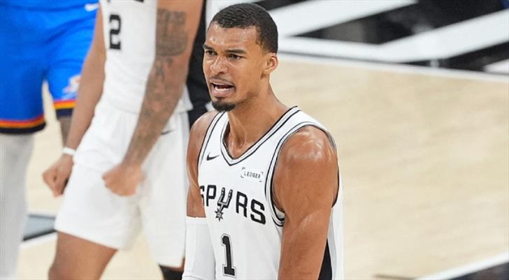 NBA play-off'larında Spurs, Thunder'ı yenerek seriyi eşitledi