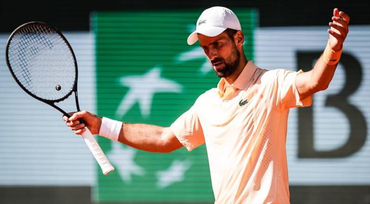 Zverev ve Djokovic, Fransa Açık'ta üçüncü tura çıktı