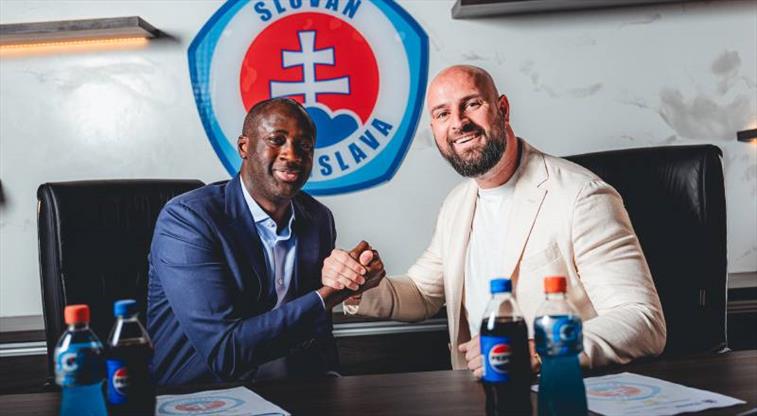 Yaya Toure, Slovan Bratislava'nın yeni teknik direktörü oldu