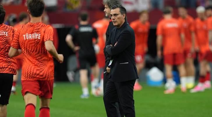 Vincenzo Montella: "Bütün eleştirileri kabul etmek gerek"