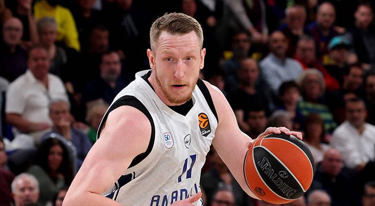 Anadolu Efes'te Rolands Smits ile yollar ayrıldı