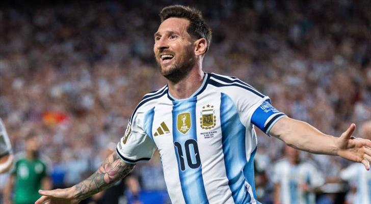 Lionel Messi adını altın harflerle tarihe yazdırdı! Pele'yi geçti