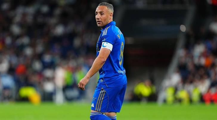 Efsane isim futbolu bıraktı! Bir devrin sonu