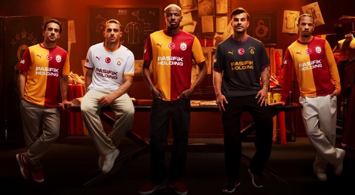 Galatasaray, yeni sezon formalarını tanıttı