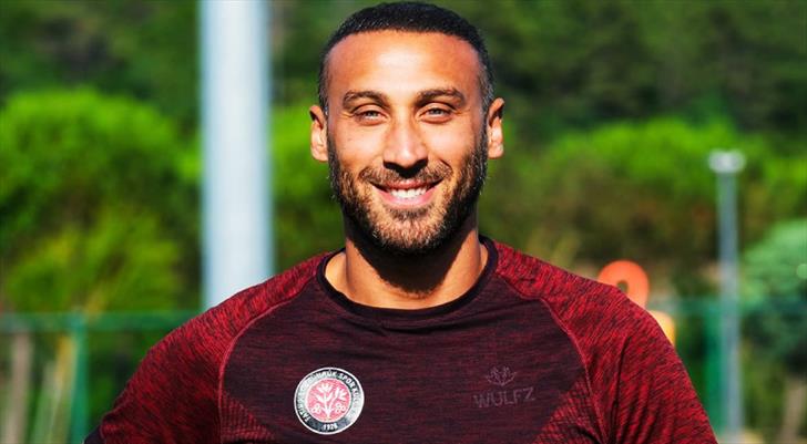 Cenk Tosun'dan sürpriz imza! Resmi açıklama geldi