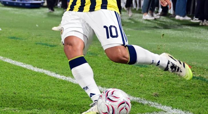 Fenerbahçe'nin yeni şort sponsoru belli oldu