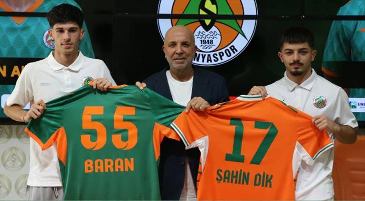 Corendon Alanyaspor, iki futbolcuyu kadrosuna kattı