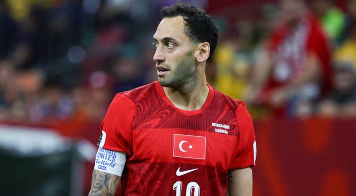 Hakan Çalhanoğlu'ndan transfer açıklaması! "Anlamıyorum..."