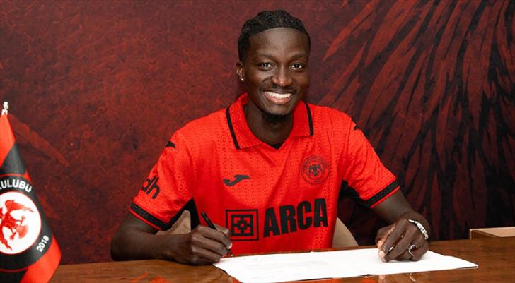 Arca Çorum FK bir transferi daha duyurdu!