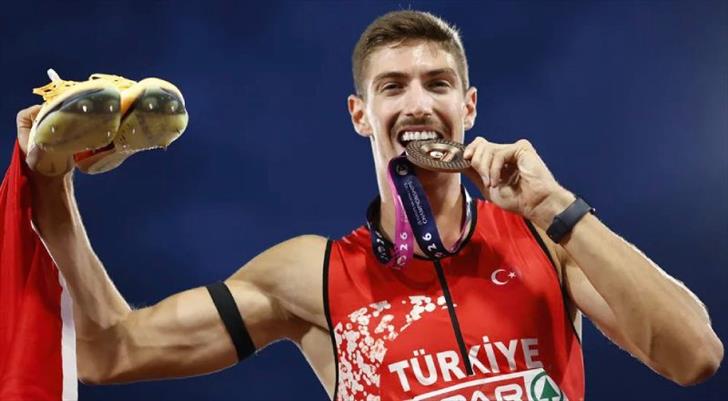 İsmail Nezir, 400 metre engellide Avrupa üçüncüsü oldu