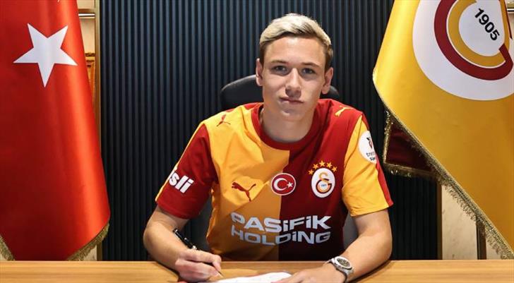Aleksey Batrakov imza sonrası hedefini açıkladı!