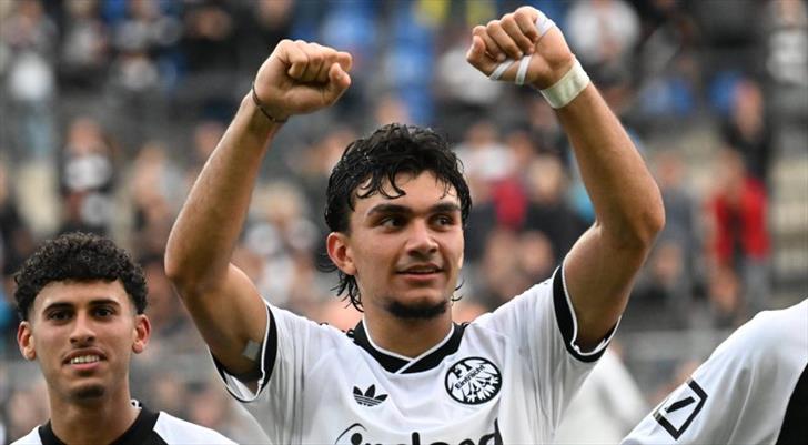 Can Uzun 2 gol attı, Frankfurt 11-0 kazandı!