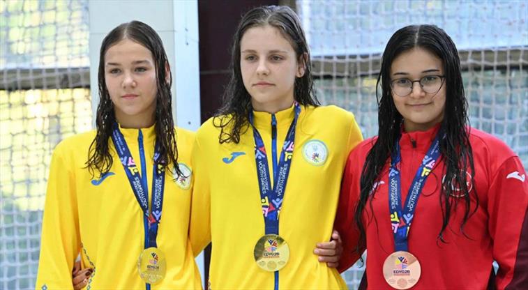 İdil Bengisu Tunçbilek'ten gümüş madalya