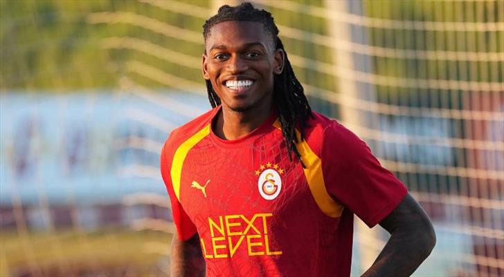 Galatasaray'da Rafael Leao ilk idmanına çıktı
