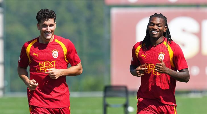 Galatasaray'da Deniz Gül takımla ilk antrenmana çıktı!