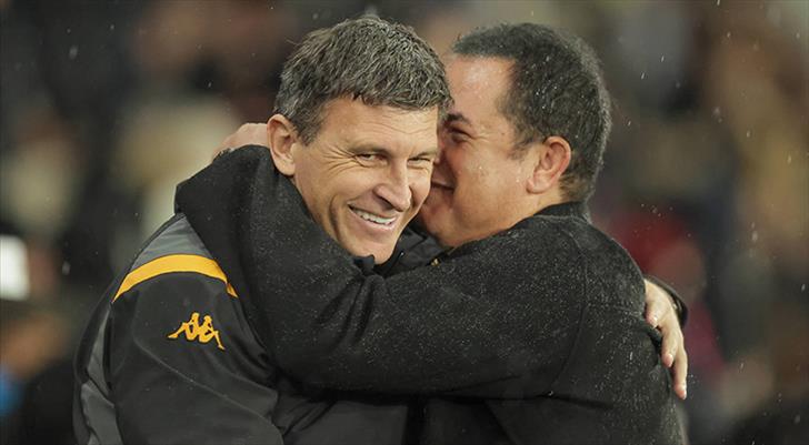Hull City'de beklenen imza atıldı