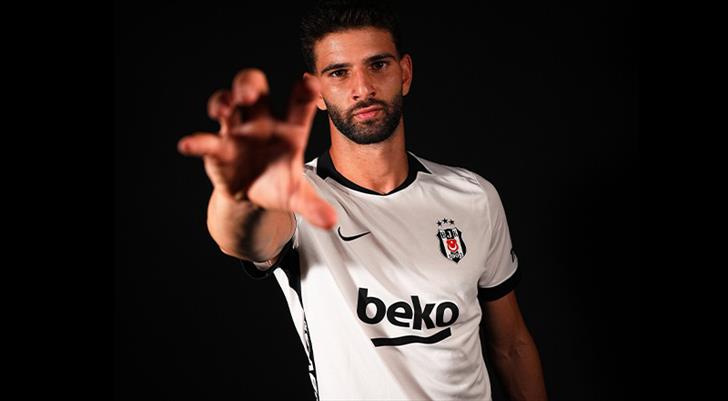 Ümit Akdağ: "Chelsea altyapısında 10 numara oynadım"