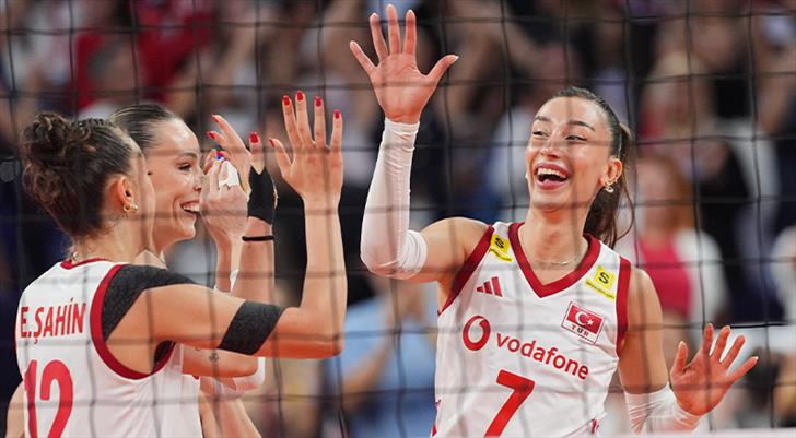 Tarih yazıyoruz! Filenin Sultanları, Avrupa Şampiyonası'nda finalde!
