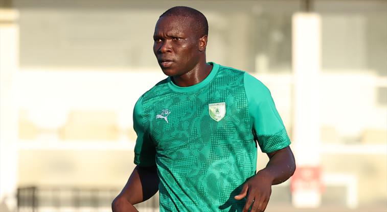 Vincent Aboubakar: "Bu kulüp Süper Lig'de oynamayı hak ediyor"
