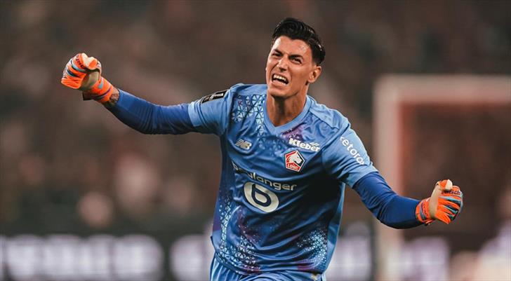 Berke Özer'e büyük onur! Ağustos ayının futbolcusu seçildi