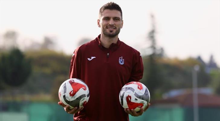 Trabzonsporlu milli futbolcu, ameliyat olduğunu açıkladı!